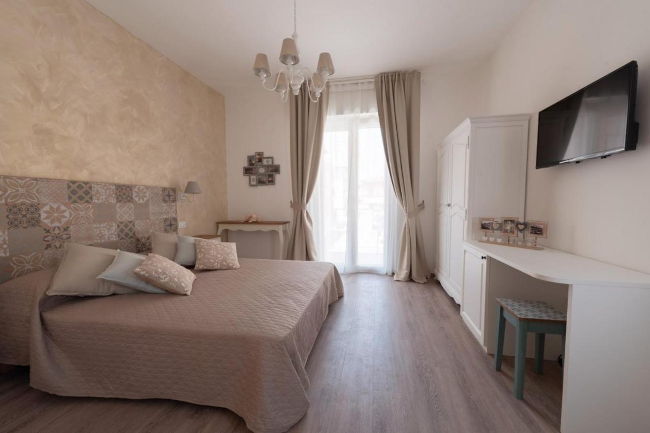 Bed and Breakfast Dimora Dei Sogni Чивитанова-Марке Экстерьер фото
