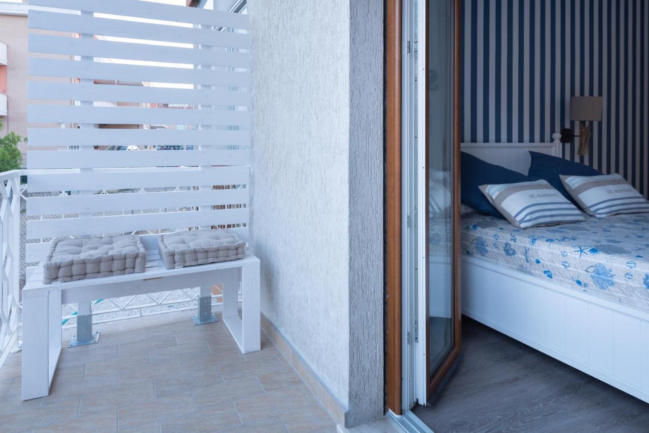 Bed and Breakfast Dimora Dei Sogni Чивитанова-Марке Экстерьер фото